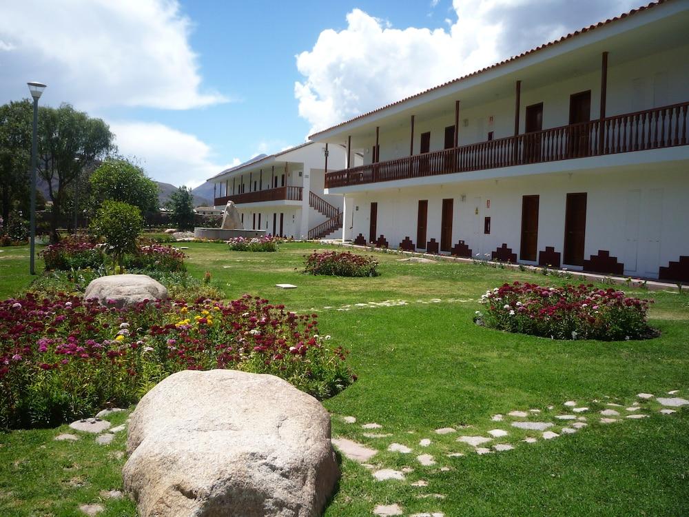 Hotel Agustos ウルバンバ エクステリア 写真