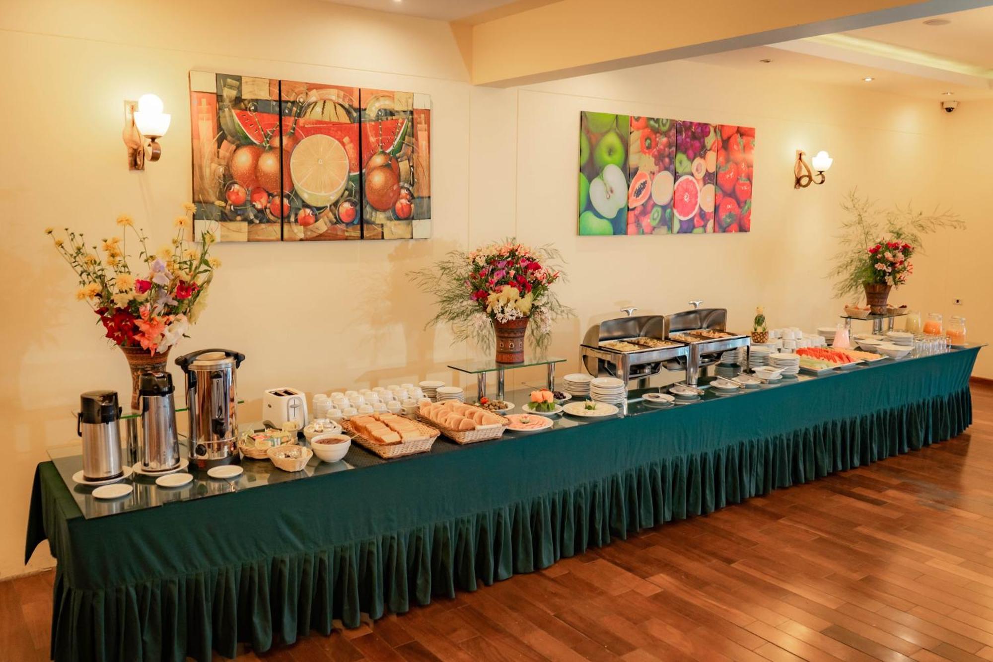 Hotel Agustos ウルバンバ エクステリア 写真