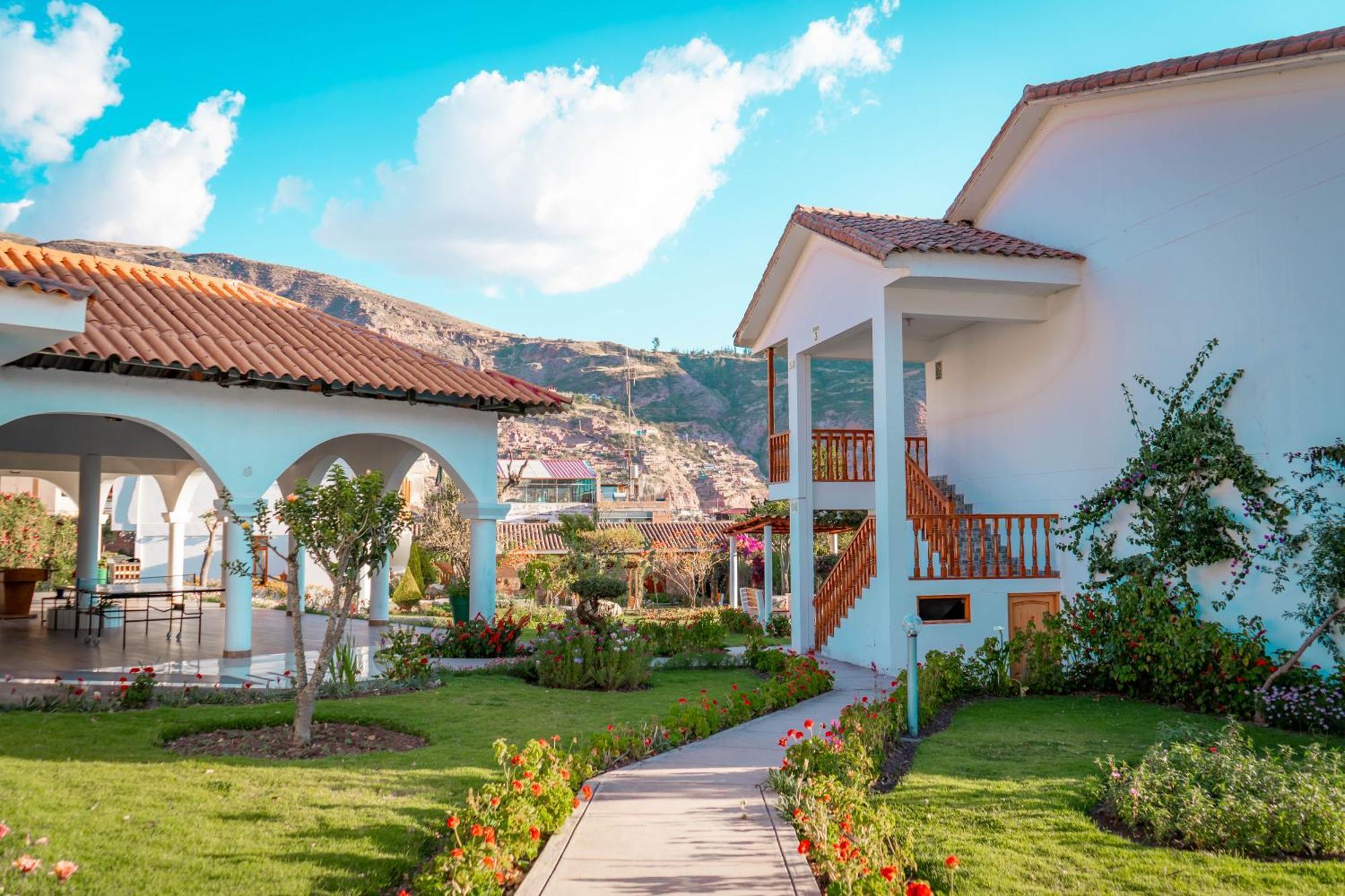 Hotel Agustos ウルバンバ エクステリア 写真