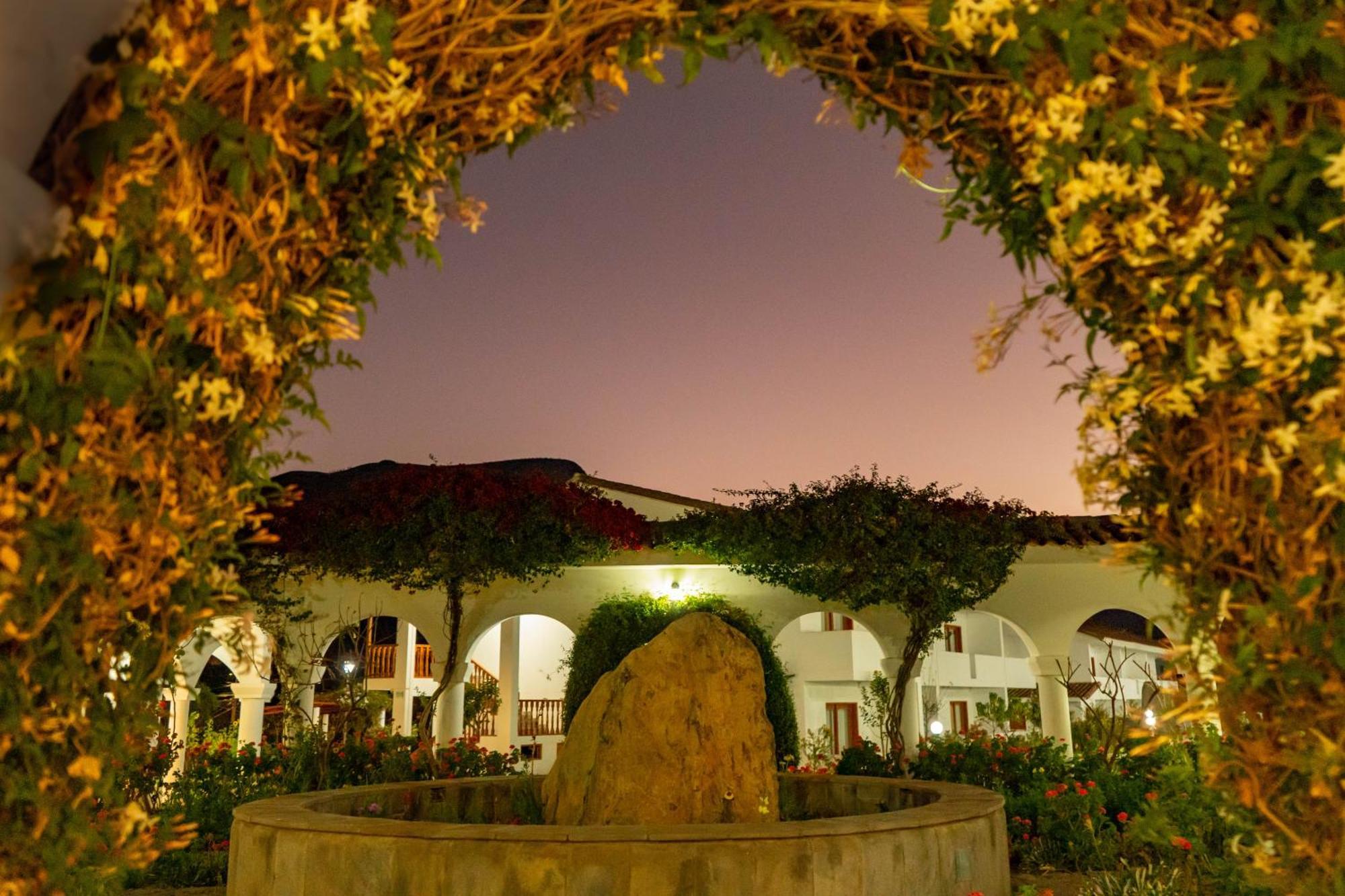 Hotel Agustos ウルバンバ エクステリア 写真