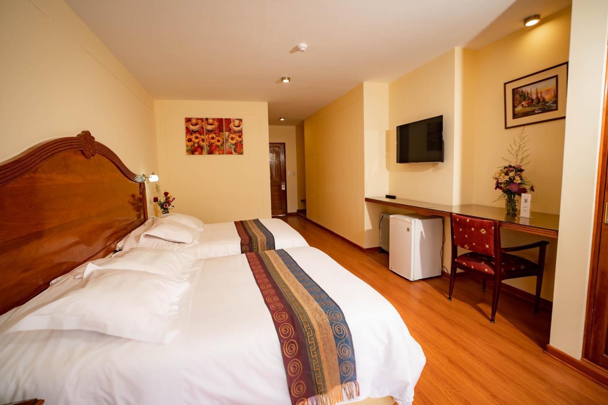 Hotel Agustos ウルバンバ エクステリア 写真