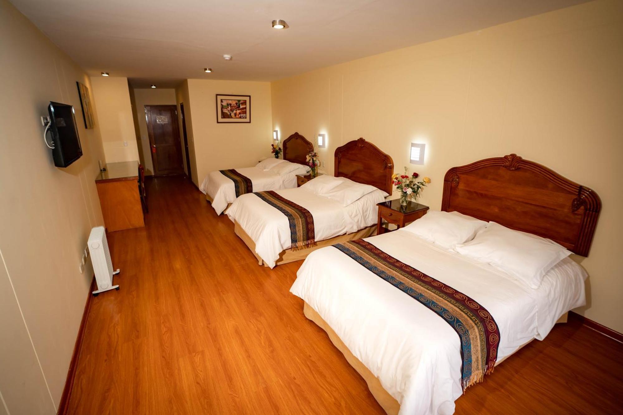 Hotel Agustos ウルバンバ エクステリア 写真